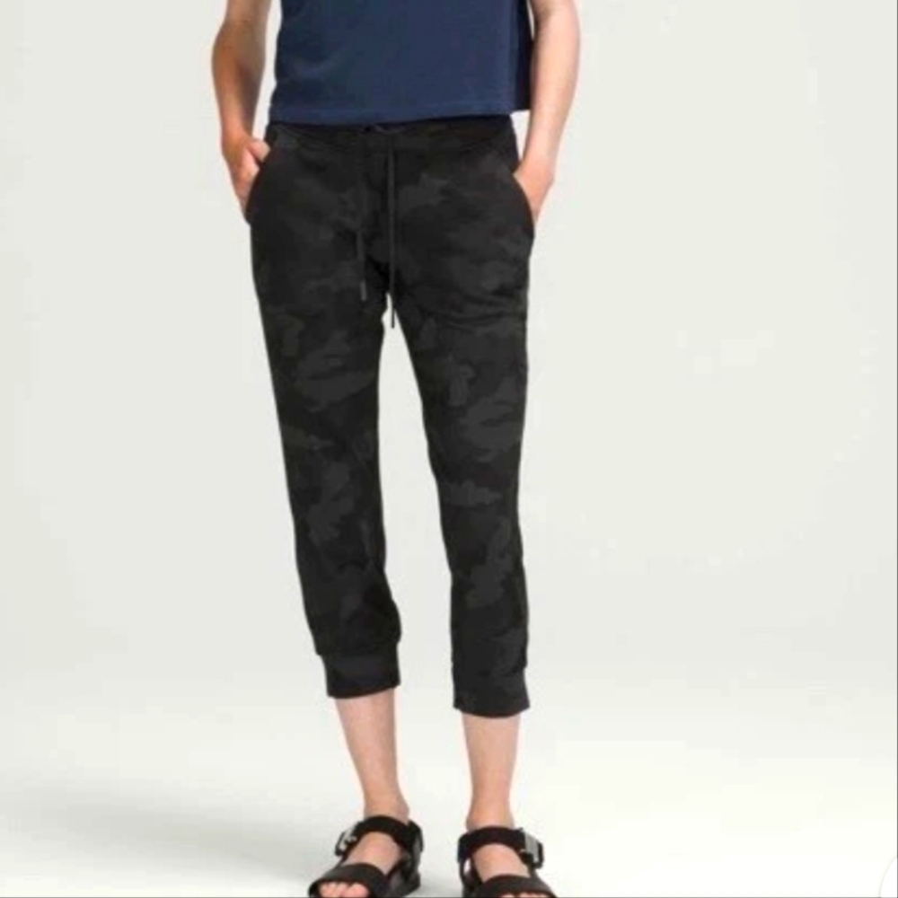 Lululemon Ready To Rulu Jogger Crop Size 4 Heritage 365 Camo Coal Multi